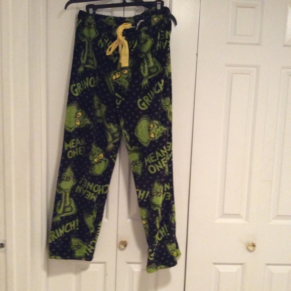 Pajamas. Size 4 -6. Adjustable waist band - Picture 2 of 3